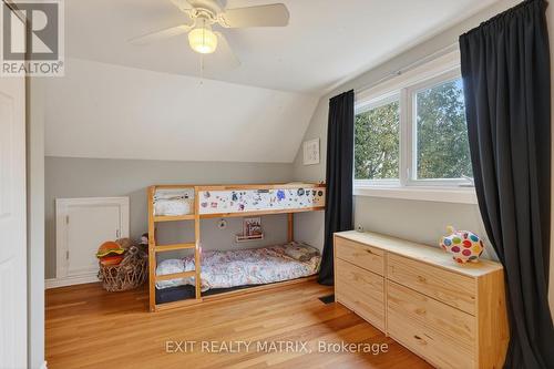 2586 Henley Street, Ottawa, ON - Indoor Photo Showing Bedroom