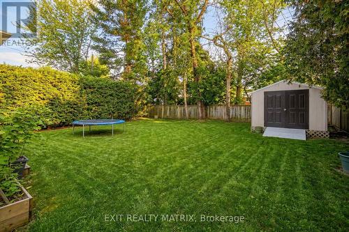2586 Henley Street, Ottawa, ON - Outdoor With Backyard