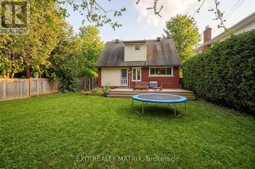 2586 Henley Street, Ottawa, ON - Outdoor With Backyard