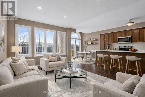 Living room/ Kitchen - 672 Pepperville Crescent E, Ottawa, ON - Indoor Photo Showing Living Room