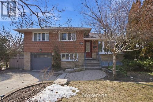 118 APPLEWOOD CRESCENT  Whitby, ON L1N 2E7