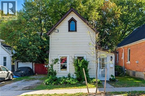 8 Tasker Street, St. Catharines, ON 