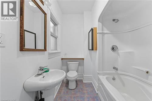 8 Tasker Street, St. Catharines, ON 