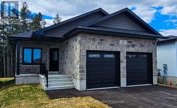 171 CREIGHTON DRIVE Loyalist (Odessa), ON K0H 2H0