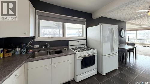 400 Hillcrest Avenue, Saskatchewan Beach, SK - Indoor Photo Showing Kitchen With Double Sink