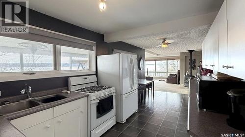 400 Hillcrest Avenue, Saskatchewan Beach, SK - Indoor Photo Showing Kitchen With Double Sink