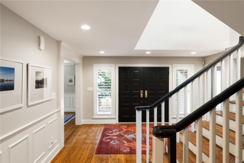 683 Mountjoy Ave, Oak Bay, BC 