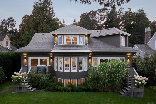 683 Mountjoy Ave, Oak Bay, BC 