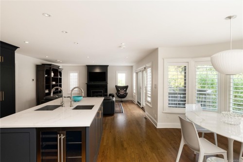 683 Mountjoy Ave, Oak Bay, BC 
