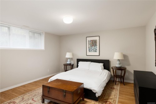 683 Mountjoy Ave, Oak Bay, BC 