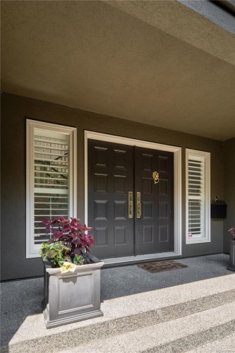 683 Mountjoy Ave, Oak Bay, BC 