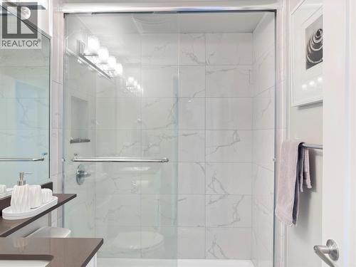 1923 Parker Street, Vancouver, BC - Indoor Photo Showing Bathroom