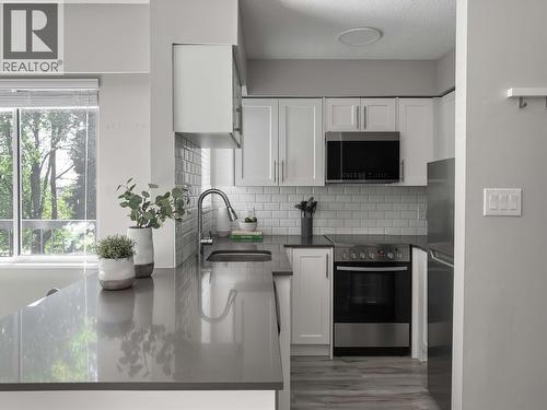 1923 Parker Street, Vancouver, BC - Indoor Photo Showing Kitchen With Upgraded Kitchen