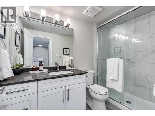1923 Parker Street, Vancouver, BC - Indoor Photo Showing Bathroom