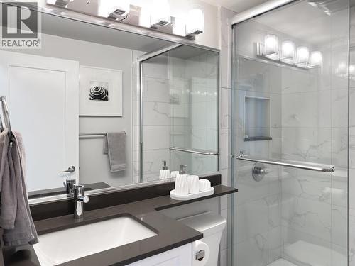 1923 Parker Street, Vancouver, BC - Indoor Photo Showing Bathroom