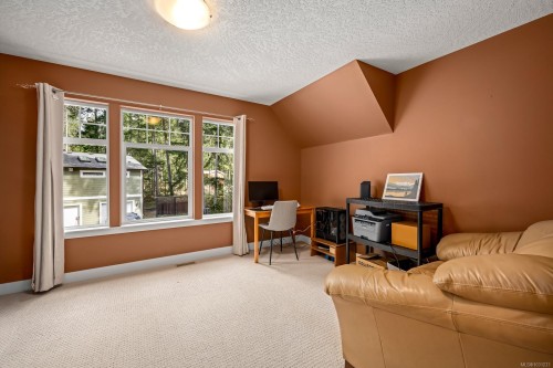 580 Brent Rd, Comox, BC 