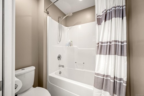 580 Brent Rd, Comox, BC 