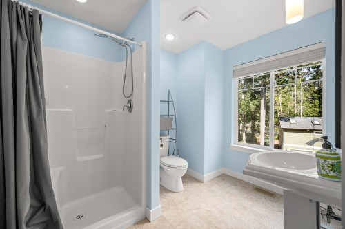 580 Brent Rd, Comox, BC 