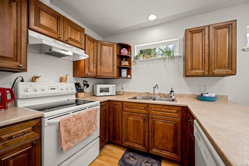 580 Brent Rd, Comox, BC 