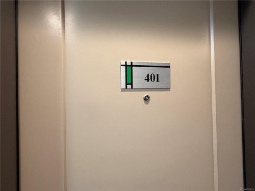 401-2000 West Park Lane  View Royal, BC V9B 3R7