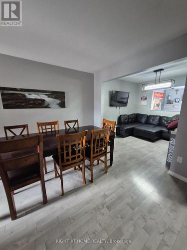 living room - 85 Margrave Avenue, Ottawa, ON - Indoor Photo Showing Dining Room