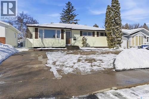 329 X AVENUE N  Saskatoon, SK S7L 5J6