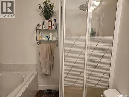 5 1292 Gordon Road, Moose Jaw, SK - Indoor Photo Showing Bathroom