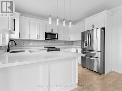 96 Mount Crescent, Essa, ON - Indoor Photo Showing Kitchen With Stainless Steel Kitchen With Upgraded Kitchen