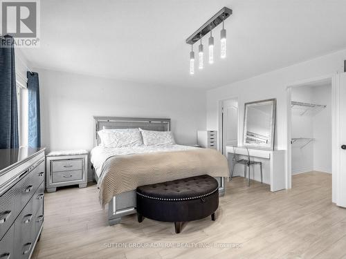 96 Mount Crescent, Essa, ON - Indoor Photo Showing Bedroom