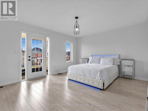 96 Mount Crescent, Essa, ON - Indoor Photo Showing Bedroom