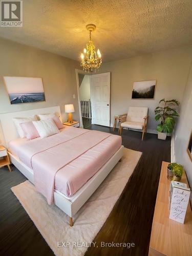 17 Victoria Avenue, Cambridge, ON - Indoor Photo Showing Bedroom