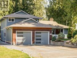 6429 Rodolph Rd  Central Saanich, BC V8Z 5W3
