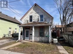 138 ANTRIM STREET Peterborough (Town Ward 3), ON K9H 3G3