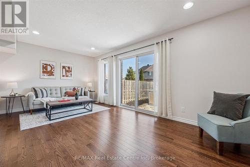 93 Washburn Drive, Guelph (Grange Road), ON - Indoor Photo Showing Living Room