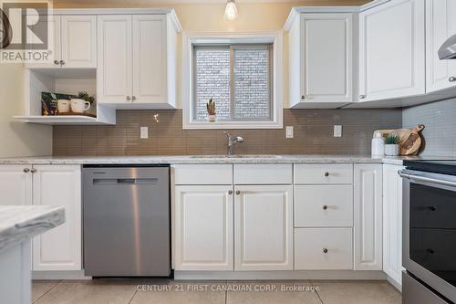21 - 19 Somerset Drive, Norfolk (Port Dover), ON - Indoor Photo Showing Kitchen
