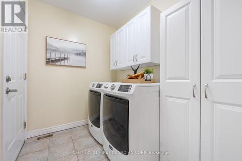 21 - 19 Somerset Drive, Norfolk (Port Dover), ON - Indoor Photo Showing Laundry Room