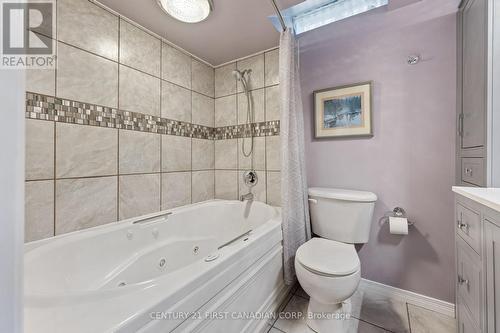 21 - 19 Somerset Drive, Norfolk (Port Dover), ON - Indoor Photo Showing Bathroom