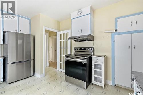 1921 Atkinson Street, Regina, SK - Indoor Photo Showing Kitchen