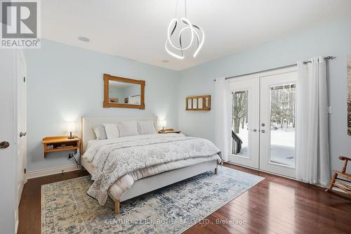 6 Lloyd Cook Drive E, Springwater, ON - Indoor Photo Showing Bedroom