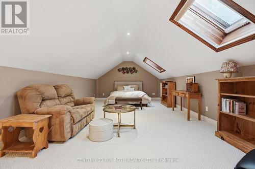 6 Lloyd Cook Drive E, Springwater, ON - Indoor Photo Showing Other Room