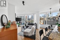 905 58 KEEFER PLACE  Vancouver, BC V6B 0B8
