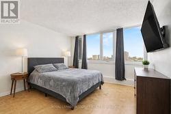 Primary Bedroom - 