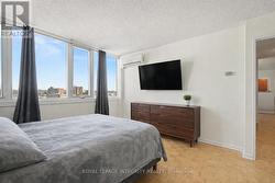 Primary Bedroom - 
