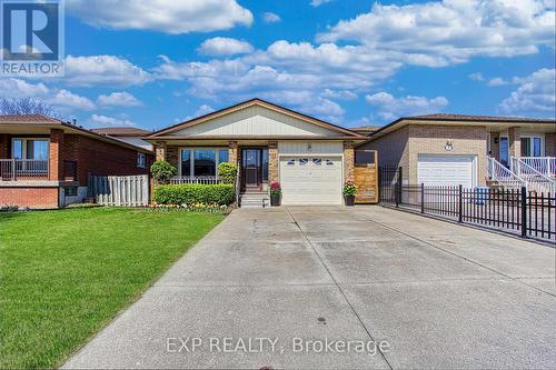 4 COLGATE COURT  Hamilton, ON L9C 6Z6