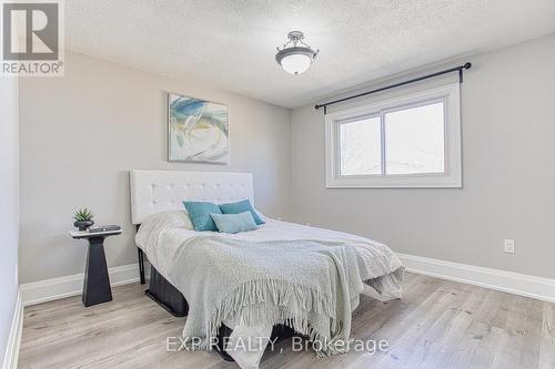 4 Colgate Court, Hamilton, ON - Indoor Photo Showing Bedroom