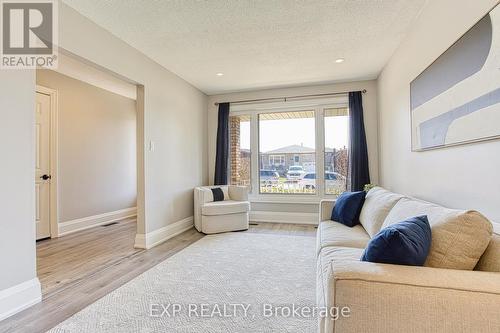 4 Colgate Court, Hamilton, ON - Indoor Photo Showing Other Room