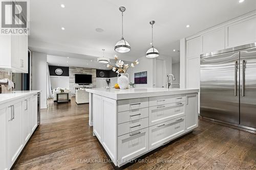 91 Shaughnessy Crescent, Ottawa, ON - Indoor Photo Showing Kitchen With Upgraded Kitchen