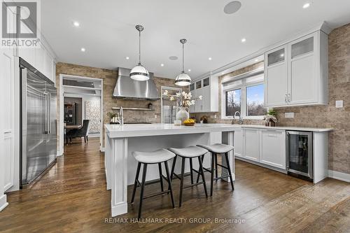 91 Shaughnessy Crescent, Ottawa, ON - Indoor Photo Showing Kitchen With Upgraded Kitchen