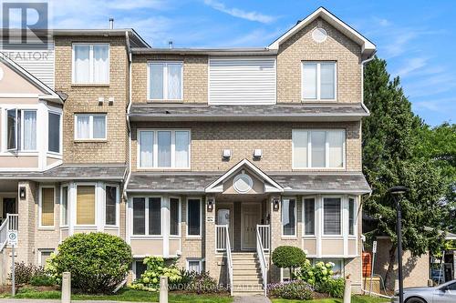1672 LOCKSLEY LANE  Ottawa, ON K1J 1B6