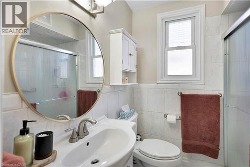 20 Barons Avenue S, Hamilton, ON - Indoor Photo Showing Bathroom